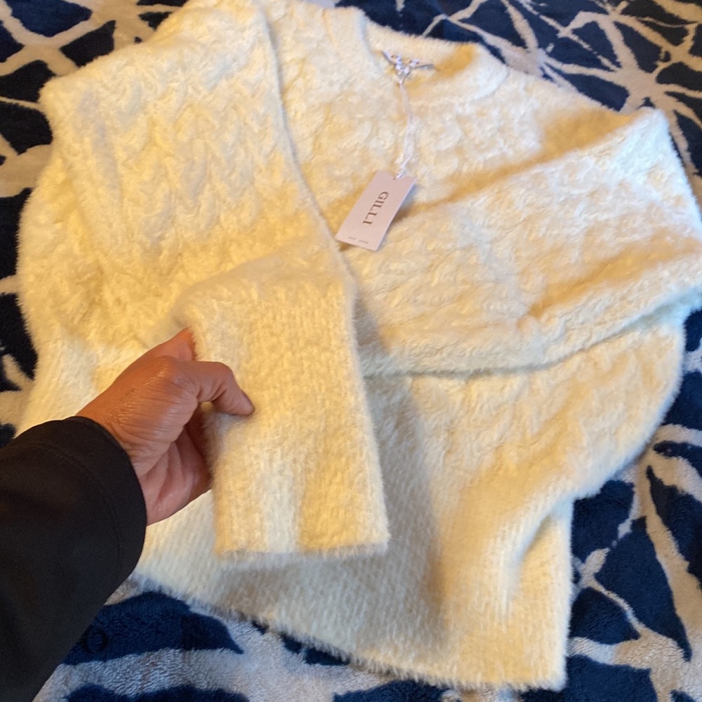 Sweater - Picture 4 of 5